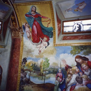 Fresques religieuses pour une chapelle privée.